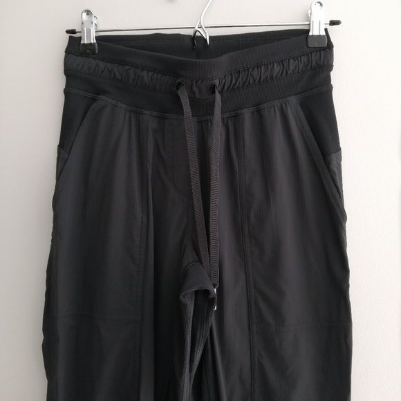Lululemon 2023 Dance Studio Crop 25" Cinchable Hems Black Swift 2 - Picture 6 of 16